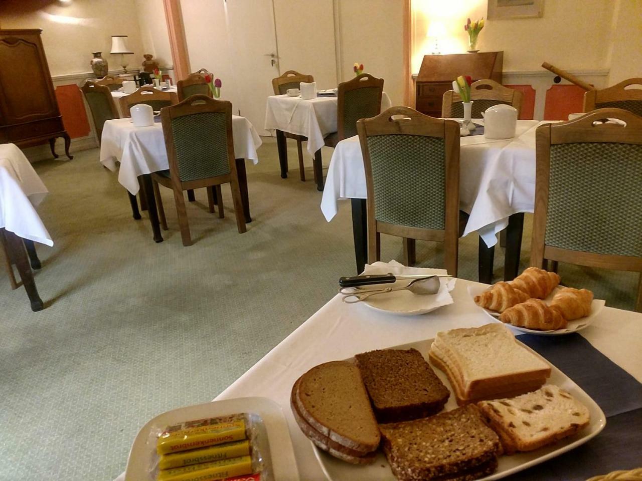 Schloss Hotel Gbr Düsseldorf Exteriör bild